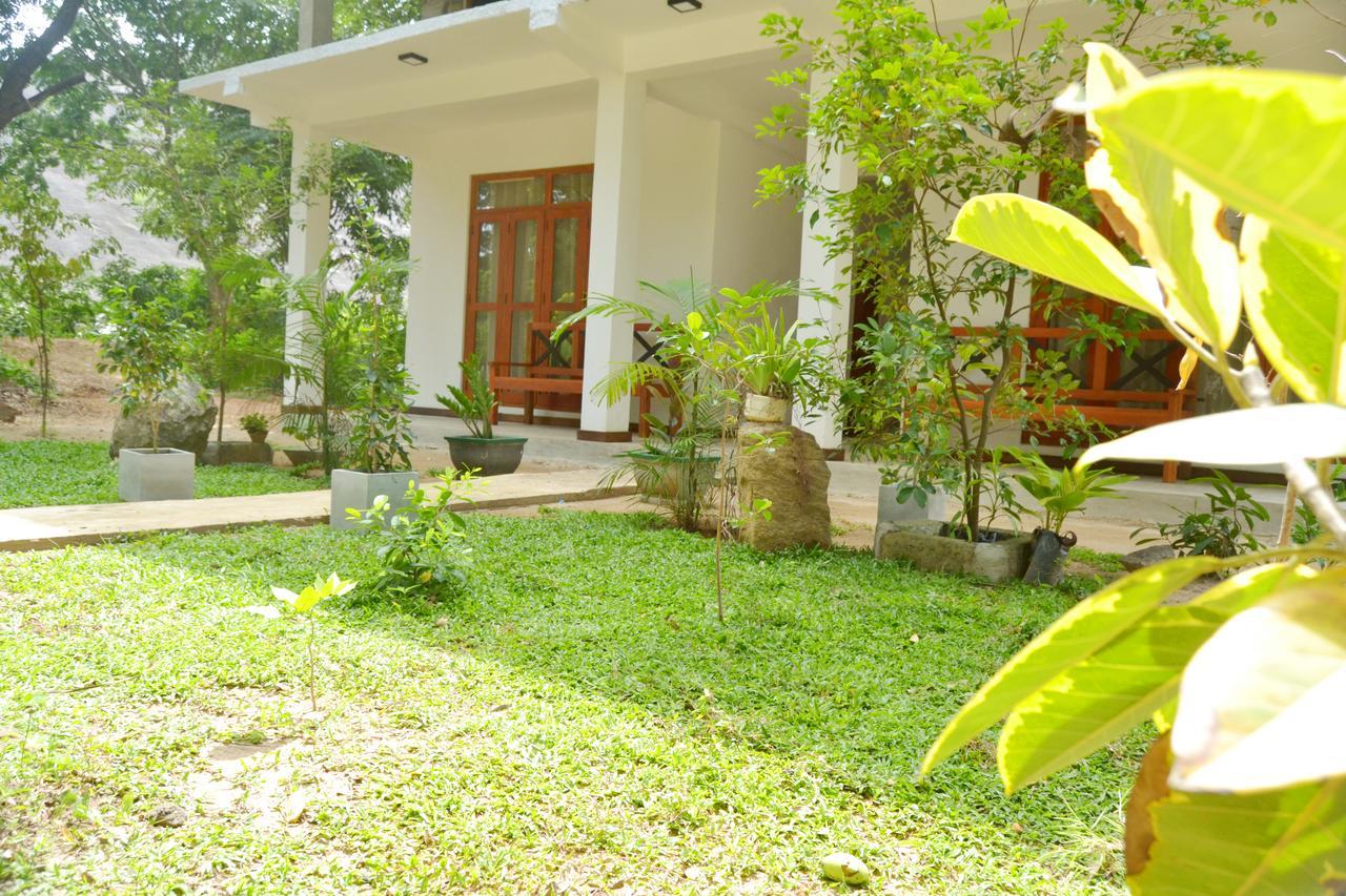 Girilena Resort Dambulla Exterior photo